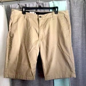 Mens Volcom shorts-Barely worn size 36